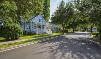 318 Cockle Ln, Beaufort, SC 29906