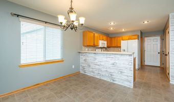 5204 NE Briarwood Dr, Ankeny, IA 50021