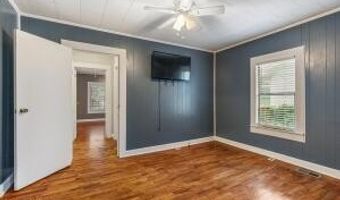 109 Fisher St, Athens, TN 37303