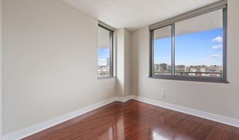 2001 15TH St N 306, Arlington, VA 22201