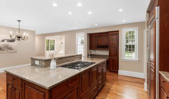 19 Pinnacle Rd, Amherst, NH 03031