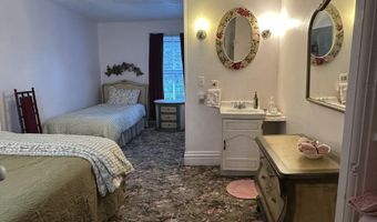 25 Grove St, Brandon, VT 05733
