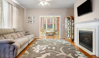 24 Pond View Cir, Barnegat, NJ 08005