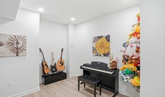 23518 LOVAGE Ct, Aldie, VA 20105