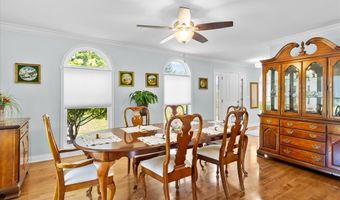 18 Woodland Hills Ct, Alton, IL 62002
