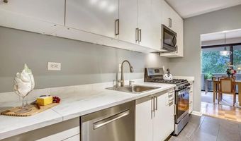 4141 N HENDERSON Rd 322, Arlington, VA 22203