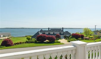 99 N Cliff Dr, Narragansett, RI 02882