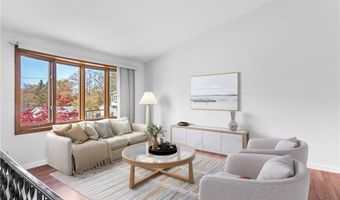 1 Jared Ct, North Providence, RI 02911