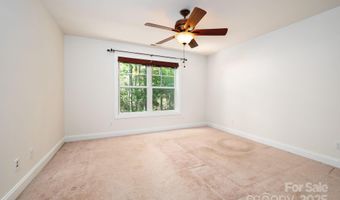 17 Bohemian Ln, Asheville, NC 28805