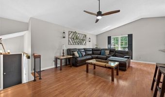 100 Holly Green Dr, Ballwin, MO 63021