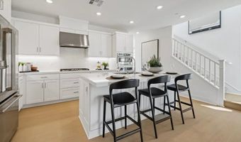 748 Edward Scholle Dr, Camarillo, CA 93010