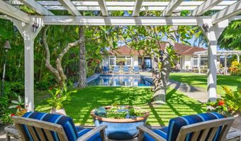 1586 Mokulua Dr, Kailua, HI 96734