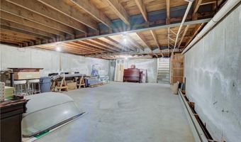 75 Selma St, Cranston, RI 02920