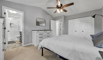 514 Great Hill Dr, Ballwin, MO 63021