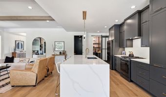2100 Golfview Dr, Auburn, IN 46706