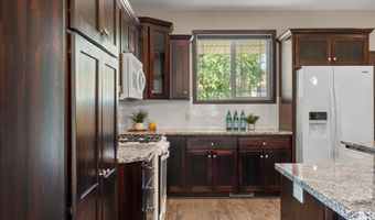 2726 11th Ave, Anoka, MN 55303