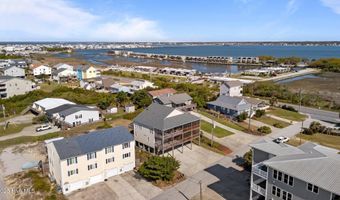 106 Willis Ave A, Atlantic Beach, NC 28512
