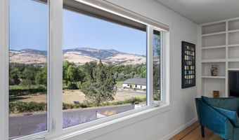 304 Clinton St, Ashland, OR 97520