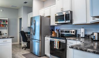 261 WALKERS POINT Dr, Auburndale, FL 33823