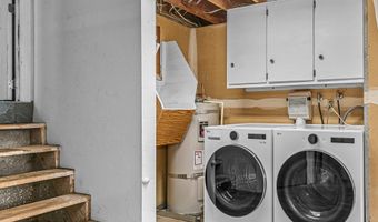 1820 Crestview Dr, Ashland, OR 97520