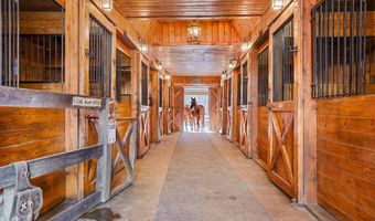 417 Candia Rd, Chester, NH 03036