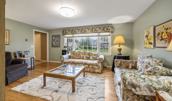 745 Rustic Ln, Cheshire, CT 06410