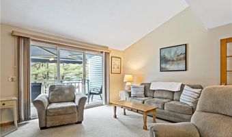 50 S Bay Dr 19, Narragansett, RI 02882