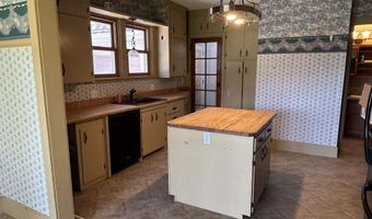 911 Pine St, Atlantic, IA 50022