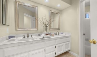 405 S Laureltree Dr, Anaheim, CA 92808