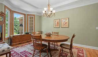 1250 Woodsview Dr, Akron, OH 44313