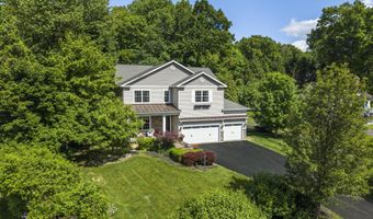15 Wildwood Dr, Albany, NY 12211