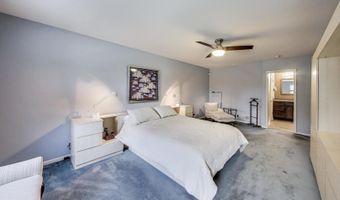 715 W Whiting Ln, Arlington Heights, IL 60004