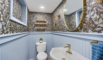 409 Shoreham Dr, Allison Park, PA 15101