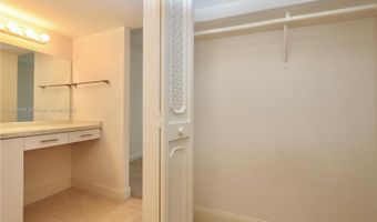 3475 N COUNTRY CLUB Dr 501, Aventura, FL 33180