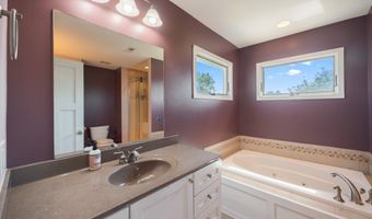 923 S 10th St, Adel, IA 50003