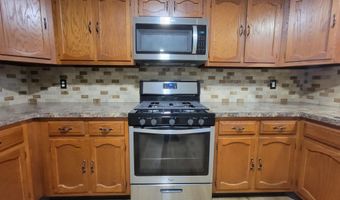 2 Brookview Ct, Whiting, NJ 08759