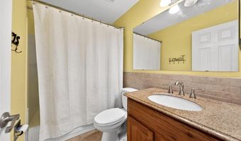 693 Rustic Valley Dr, Ballwin, MO 63021