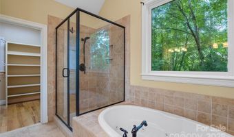 103 Village Pointe Ln, Asheville, NC 28803