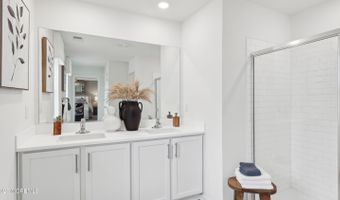 6 Dahlia Ct, Bayville, NJ 08721