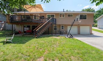 447 Maymont Dr, Ballwin, MO 63011