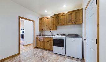 60 Cowboy Dr, Clark, WY 82435