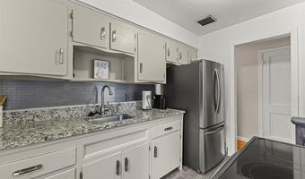 7609 Rosedale Blvd, Allen Park, MI 48101