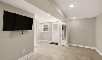 912 I St NE, Washington, DC 20002