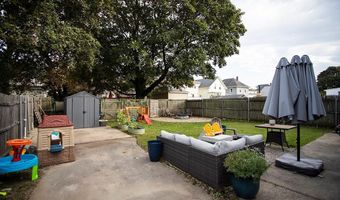 91 Ivy St, East Providence, RI 02914