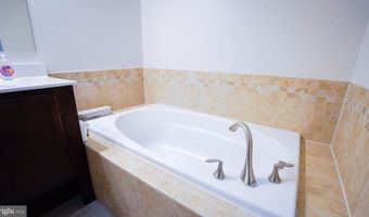 42577 SUNSET RIDGE Sq, Ashburn, VA 20148