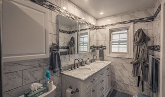 109 Golf Course Rd, Amsterdam, NY 12010