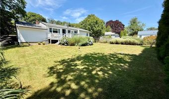 8 Mccormick Rd, Newport, RI 02840