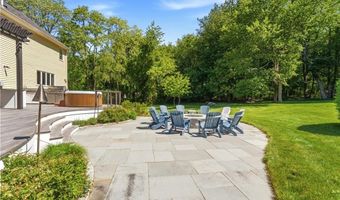 38 Gondola Ave, Jamestown, RI 02835