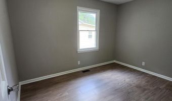 422 Kings Ave, Bishopville, SC 29010