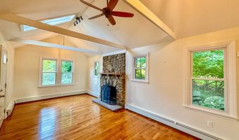 51 Vista Ave, Danbury, CT 06811